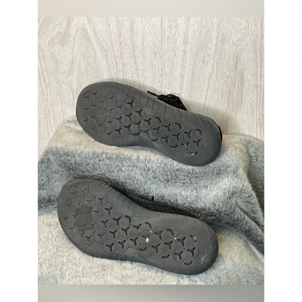 Nike Women’s Black Free RN Flyknit Shoes Size 8.5